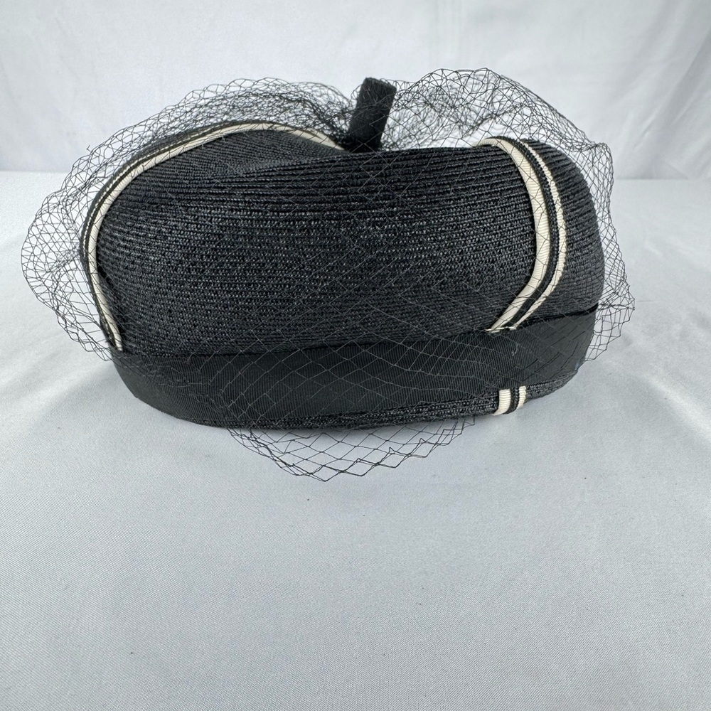 Vintage Valerie Modes Black with Mesh Veil - Picture 4 of 7
